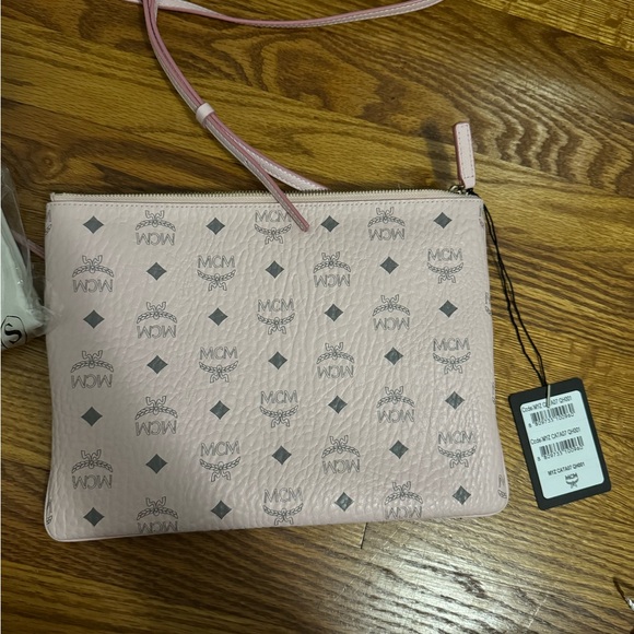 Authentic mcm crossbody - Picture 2 of 5